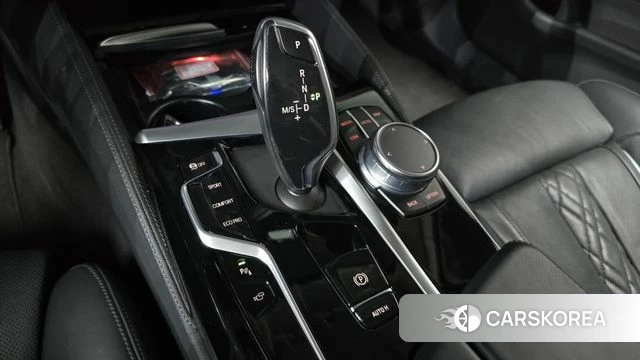 BMW 5 Series (G30) id 4872622 из Кореи 30