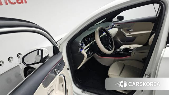Mercedes-Benz A-Class W177 id 4625264 из Кореи 31