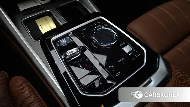 BMW 7 Series (G70) id 3644957 из Кореи 19