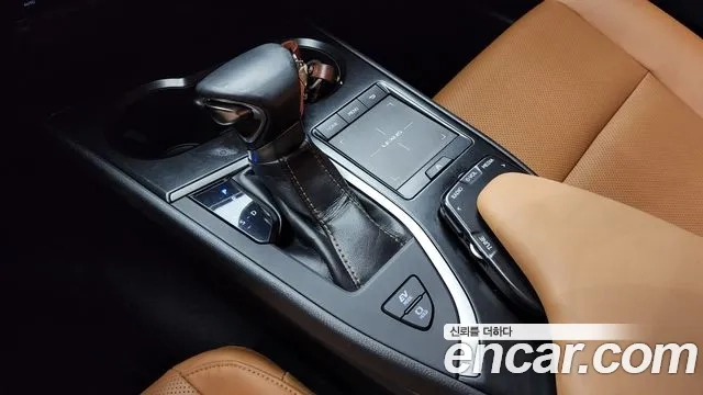 Lexus UX250h id 2917490 из Кореи 19