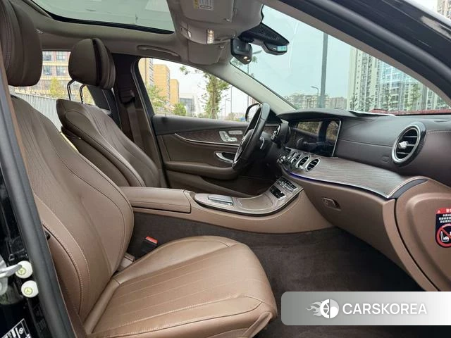 Mercedes-Benz E-class id 4264920 из Китая 14
