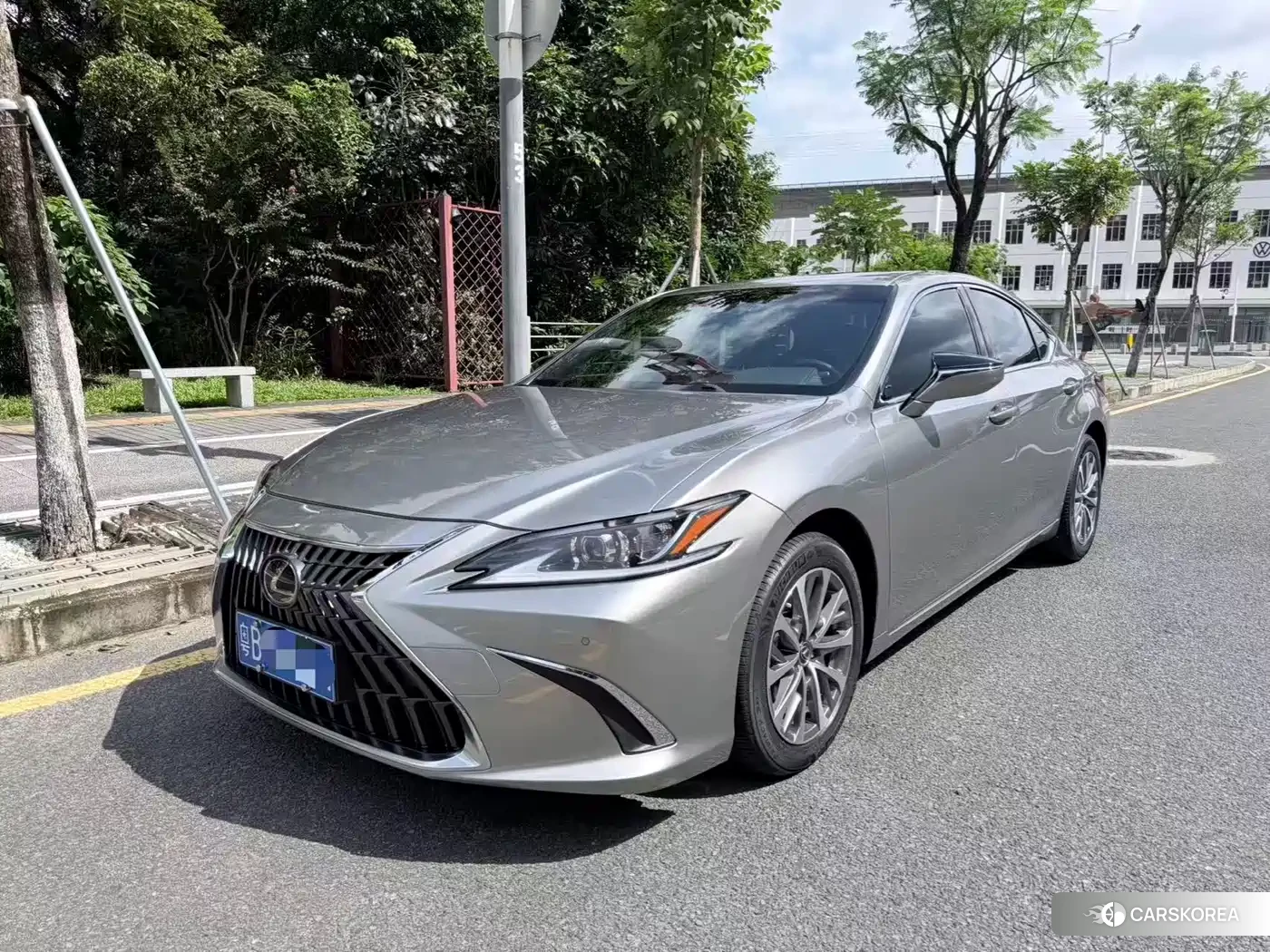 Lexus ES id 4589194 из Китая 9