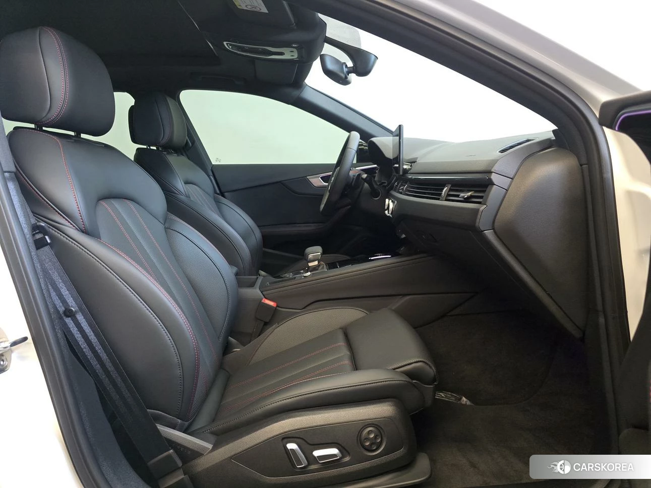 Audi A4L id 4453894 из Китая 14