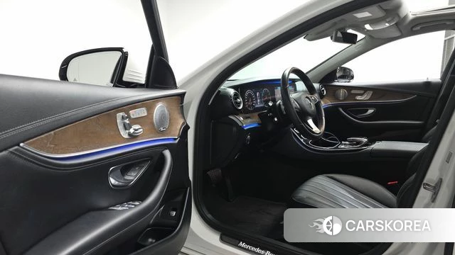 Mercedes-Benz E-Class W213 id 4605469 из Кореи 34
