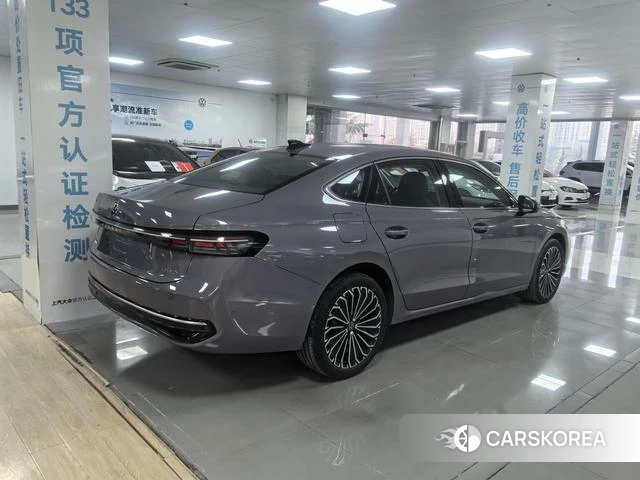 Volkswagen Passat id 3857783 из Китая 9