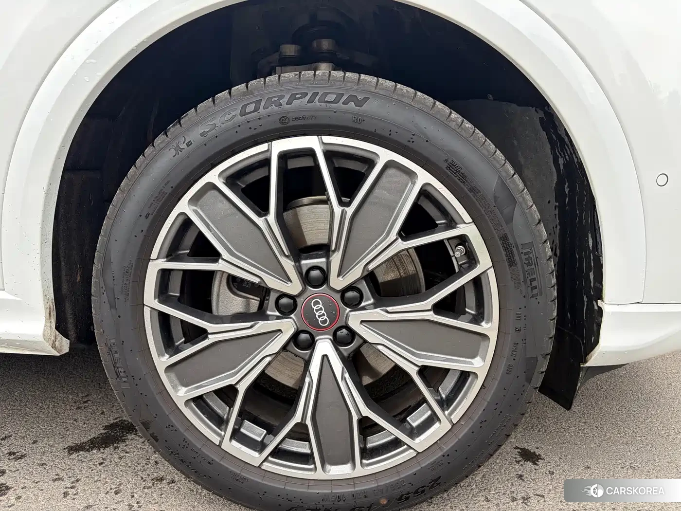Audi Q5L id 4628460 из Китая 15
