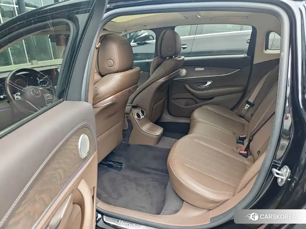 Mercedes-Benz E-Class id 4669374 из Китая 19
