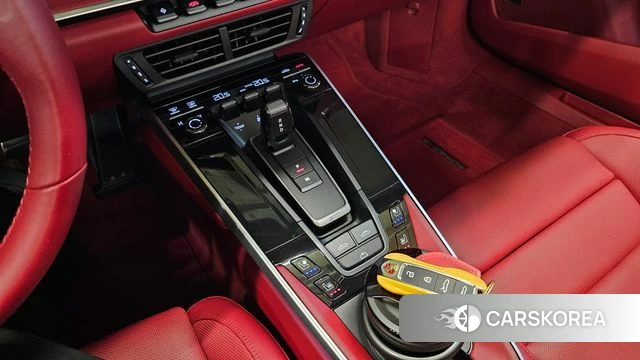 Porsche 911(992) id 4897811 из Кореи 19