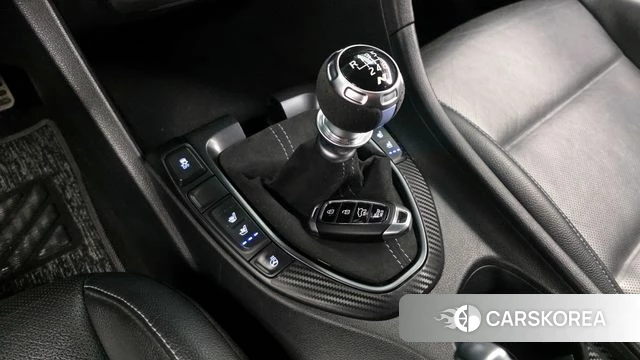 Hyundai Veloster (JS) id 3911844 из Кореи 19