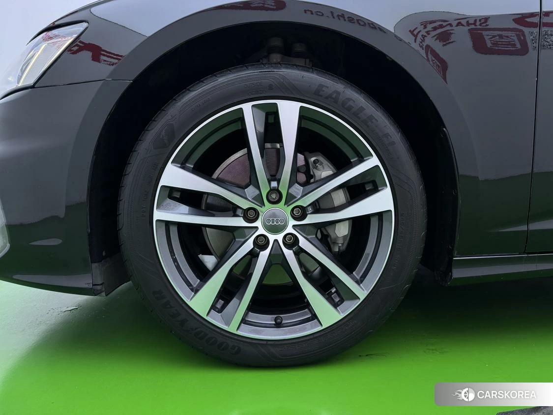 Audi A6L id 4453024 из Китая 33