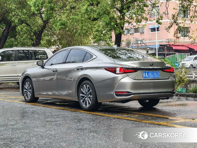 Lexus ES id 4262046 из Китая 10
