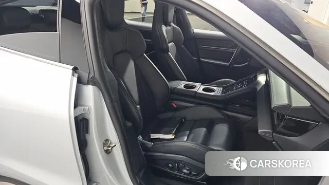 Porsche Taycan id 3081645 из Кореи 19