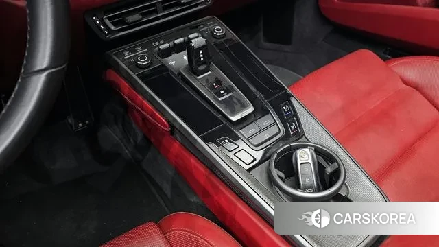 Porsche 911(992) id 2538280 из Кореи 19