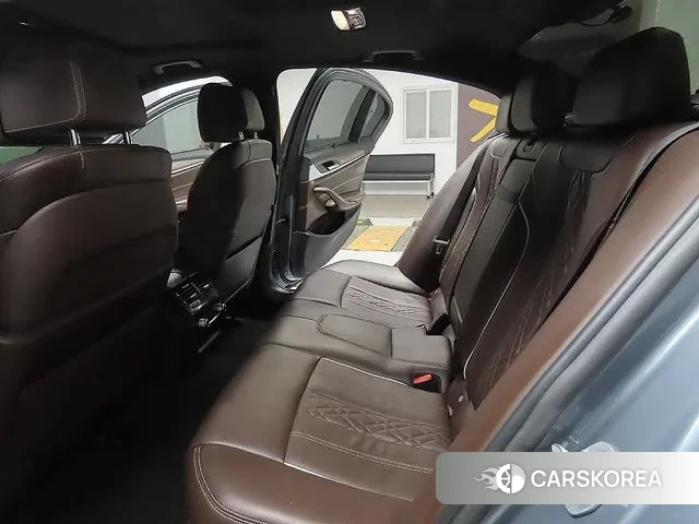 BMW 5 Series (G30) id 3698910 из Кореи 19