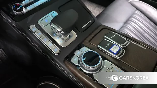 Genesis G90 id 3592567 из Кореи 19