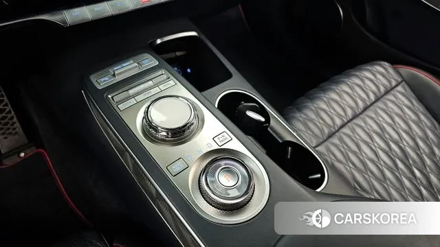 Genesis GV70 id 3701925 из Кореи 19