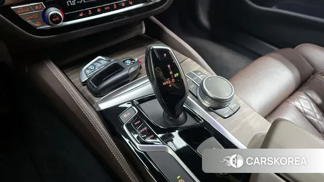 BMW 5 Series (G30) id 3076166 из Кореи 19