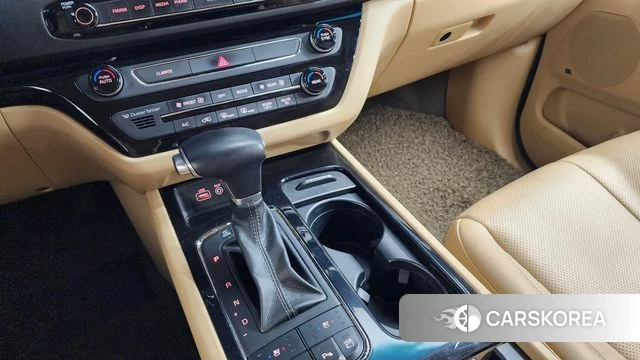 Kia All New Carnival id 4448346 из Кореи 33