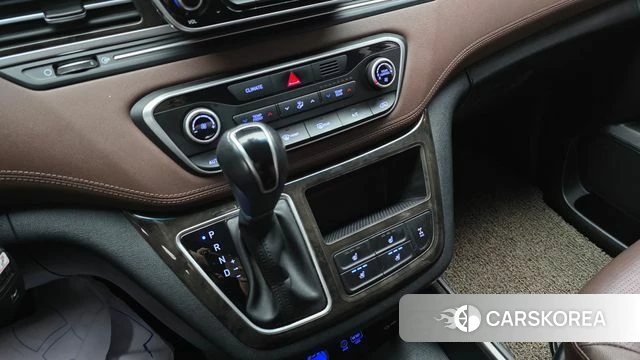 Hyundai The New Grand Starex id 3873725 из Кореи 19