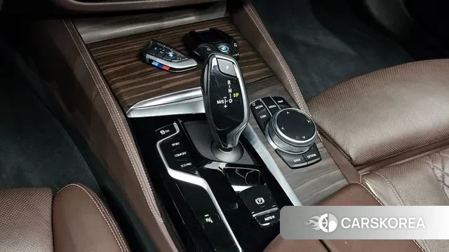 BMW 5 Series (G30) id 3556817 из Кореи 19