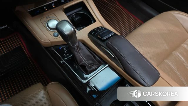 Lexus New ES300h id 4642976 из Кореи 33