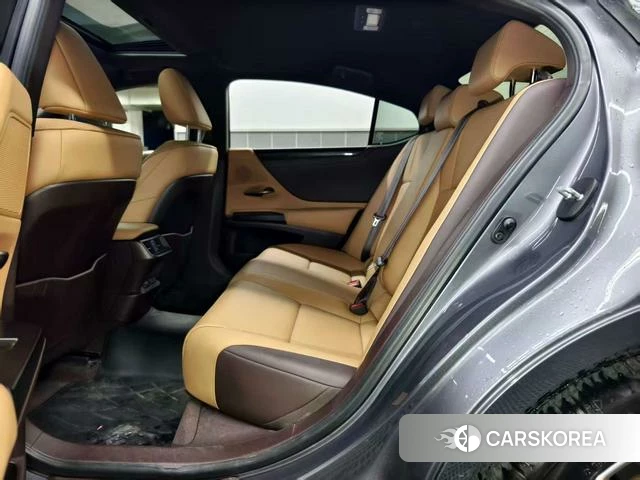 Lexus ES id 4321079 из Китая 21