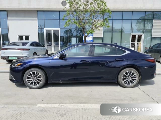 Lexus ES id 4348966 из Китая 9