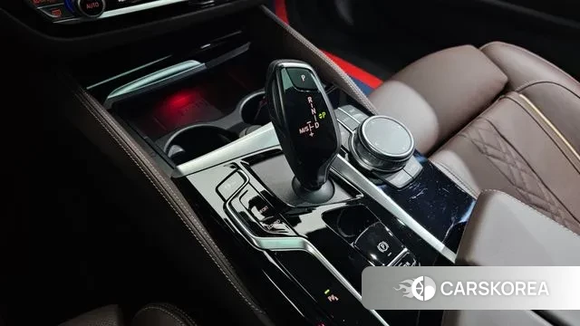 BMW 5 Series (G30) id 3508154 из Кореи 19