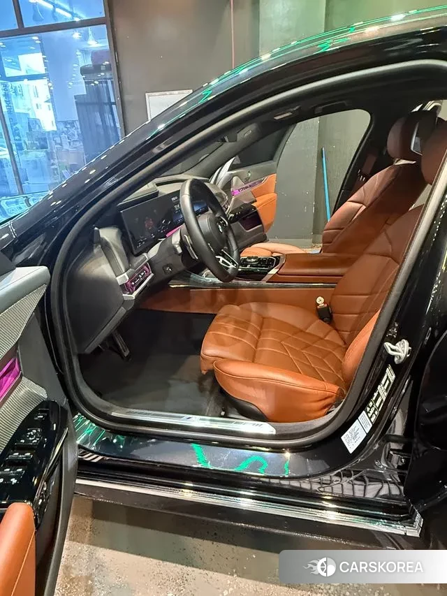 BMW 7 Series (G70) id 3643577 из Кореи 13