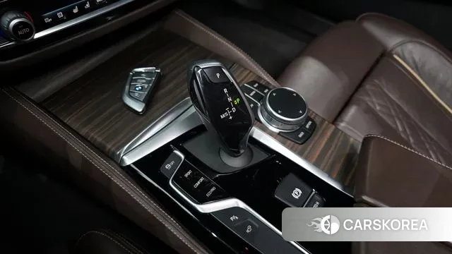 BMW 5 Series (G30) id 3788814 из Кореи 19