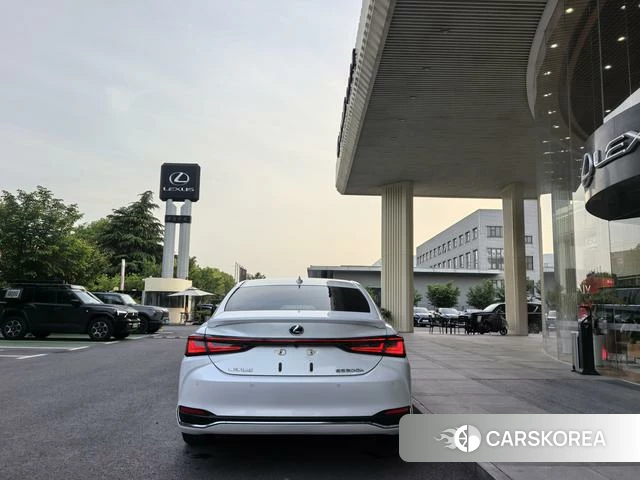 Lexus ES id 4221314 из Китая 16