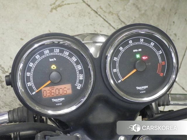 Triumph BONNEVILLE T100 id 3946632 из Японии 33