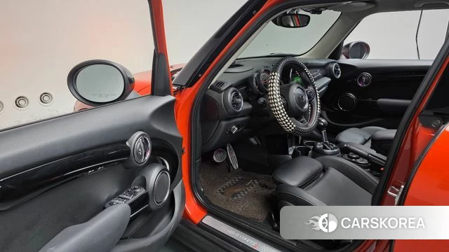 Mini Cooper S id 4785620 из Кореи 31
