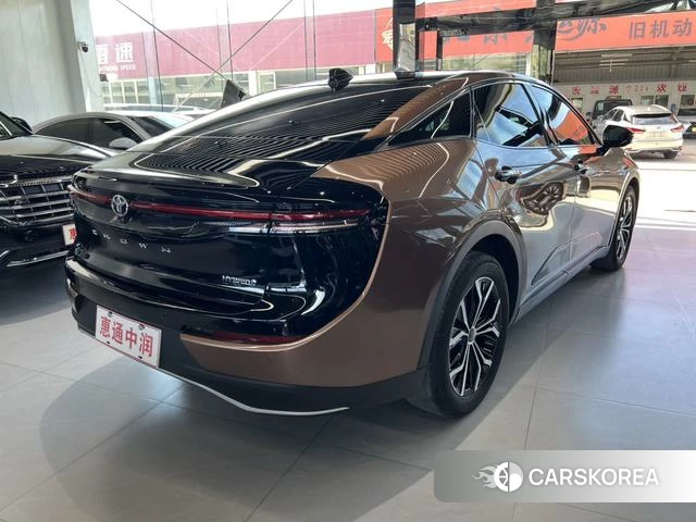 Toyota Crown SportCross id 4235679 из Китая 19