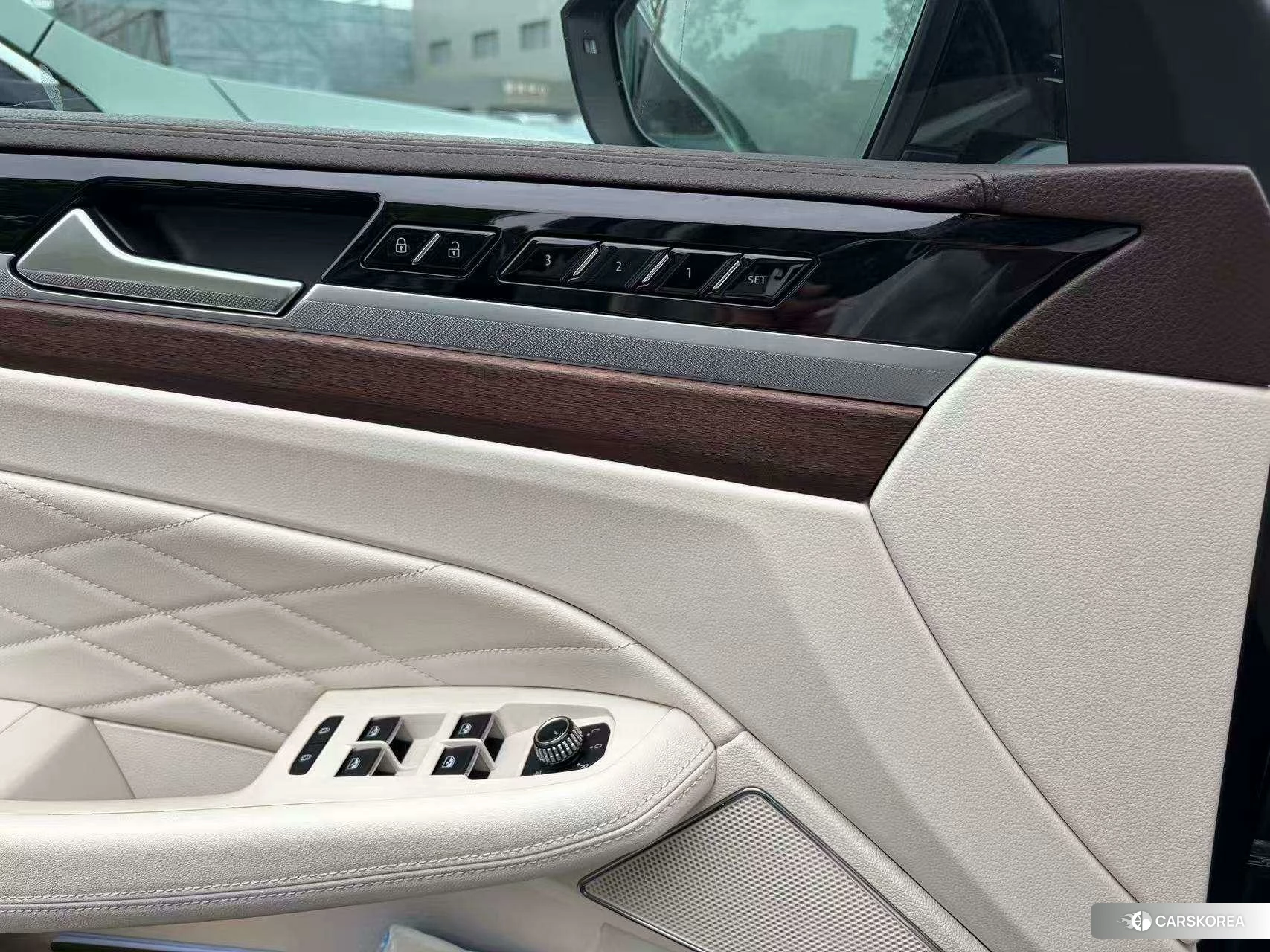 Volkswagen Huiang id 4452890 из Китая 15
