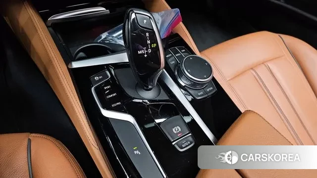 BMW 5 Series (G30) id 3209873 из Кореи 19