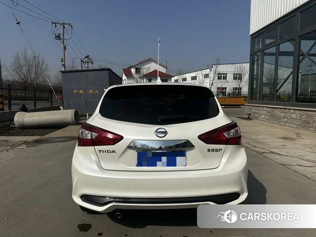 Nissan TIIDA id 4182596 из Китая 9