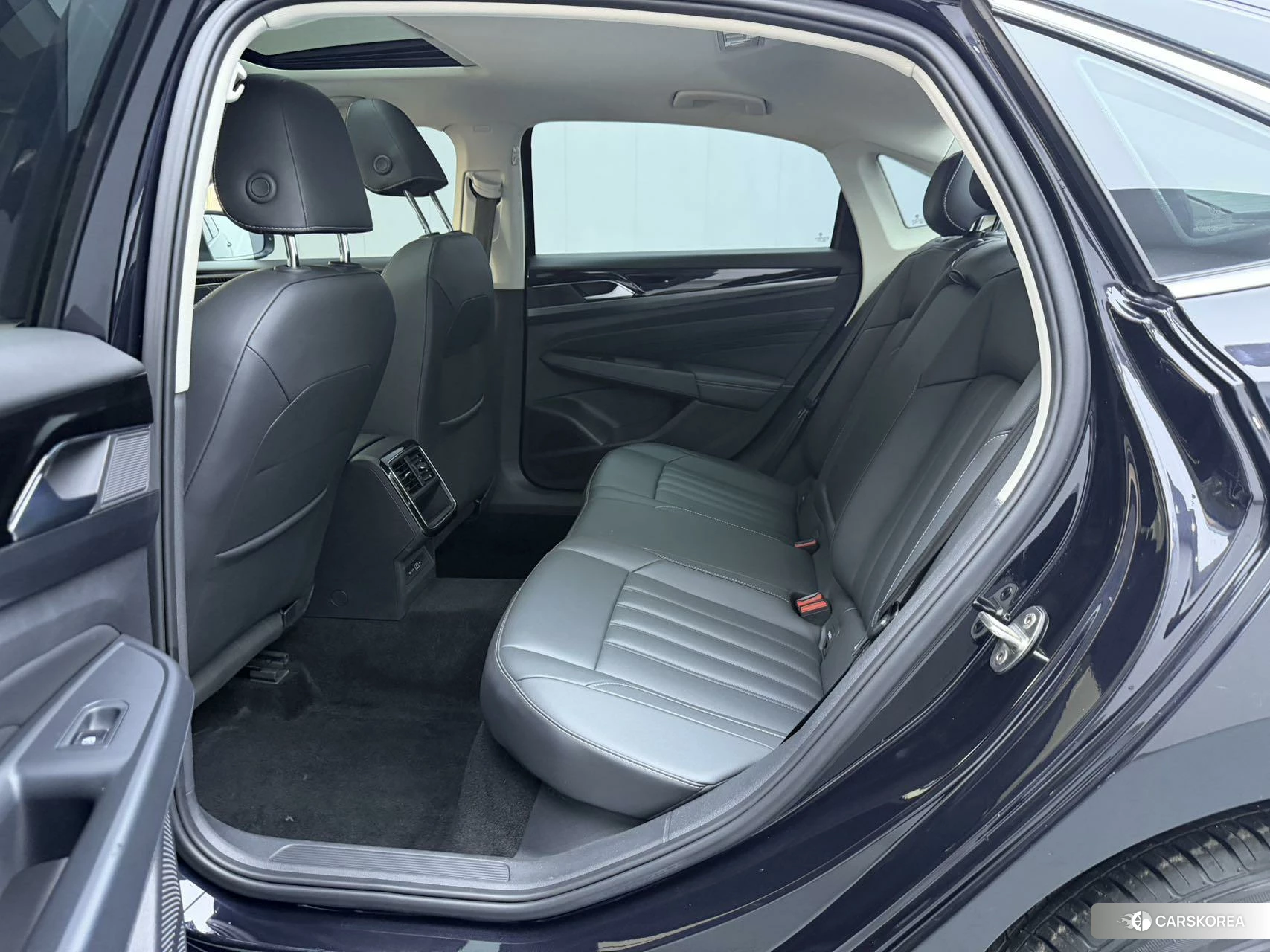 Volkswagen Passat id 4486219 из Китая 11