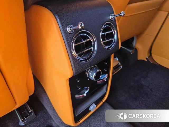 Rolls-Royce Cullinan id 4223684 из Кореи 18