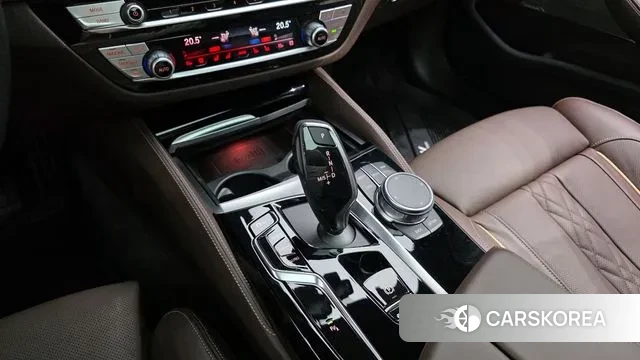 BMW 5 Series (G30) id 3058476 из Кореи 19