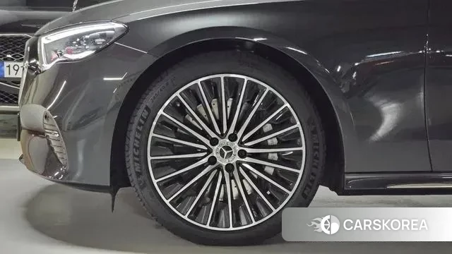 Mercedes-Benz E-Class W214 id 3467128 из Кореи 19