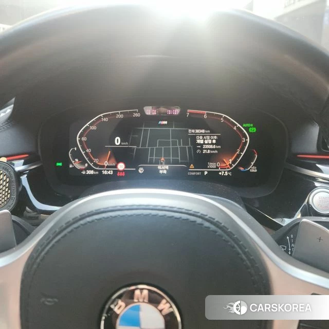 BMW 5 Series (G30) id 3799862 из Кореи 9