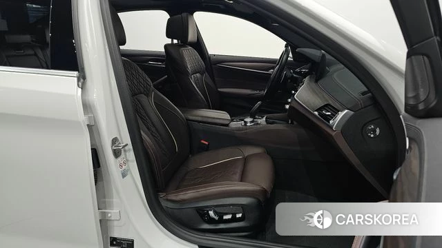 BMW 5 Series (G30) id 4899871 из Кореи 31