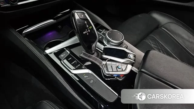 BMW 5 Series (G30) id 3748106 из Кореи 19