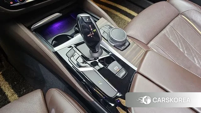 BMW 5 Series (G30) id 3778756 из Кореи 19