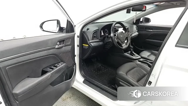 Hyundai Avante AD id 3703946 из Кореи 19