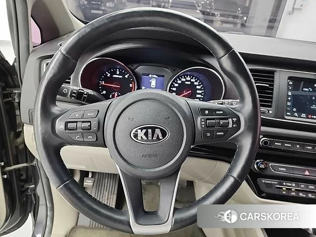 Kia The New Carnival id 4476947 из Кореи 18