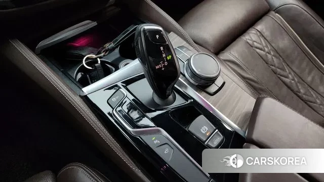 BMW 5 Series (G30) id 3578839 из Кореи 19