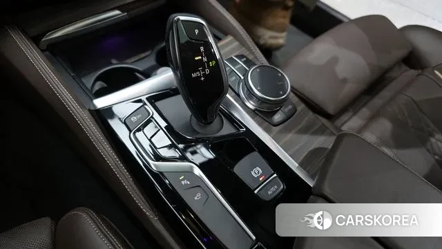 BMW 5 Series (G30) id 3622679 из Кореи 19