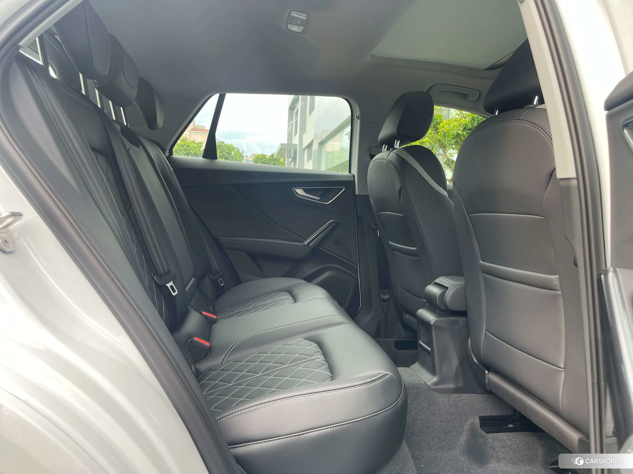 Audi Q2L id 4455828 из Китая 11